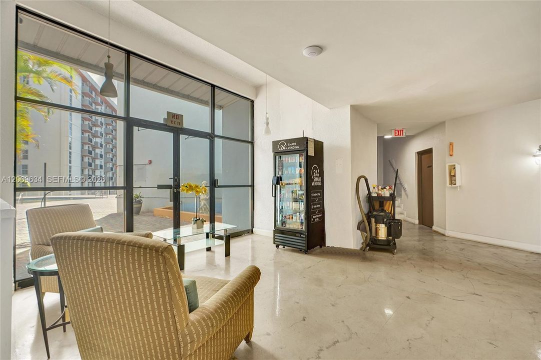 For Sale: $130,000 (2 beds, 2 baths, 1112 Square Feet)
