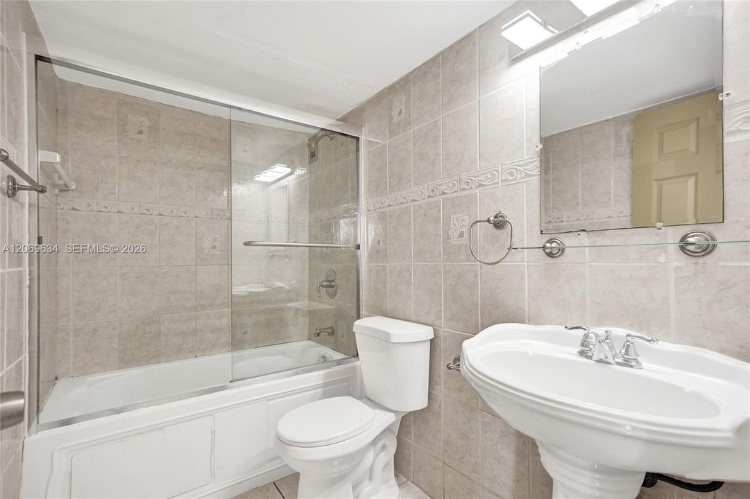 For Sale: $130,000 (2 beds, 2 baths, 1112 Square Feet)
