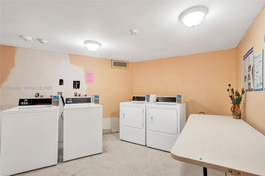 For Sale: $130,000 (2 beds, 2 baths, 1112 Square Feet)