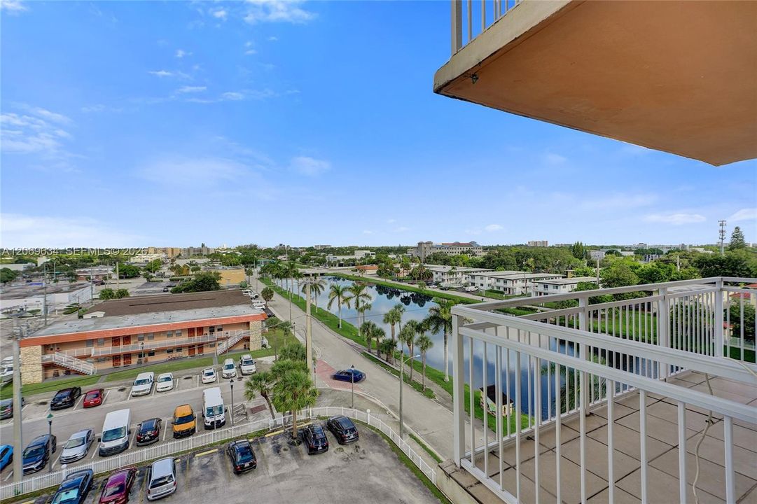 For Sale: $130,000 (2 beds, 2 baths, 1112 Square Feet)