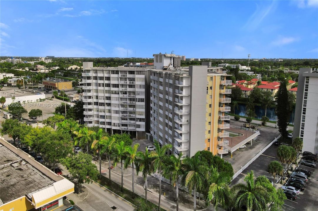 For Sale: $130,000 (2 beds, 2 baths, 1112 Square Feet)