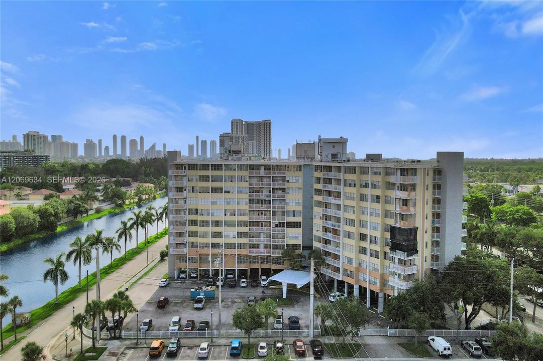 For Sale: $130,000 (2 beds, 2 baths, 1112 Square Feet)