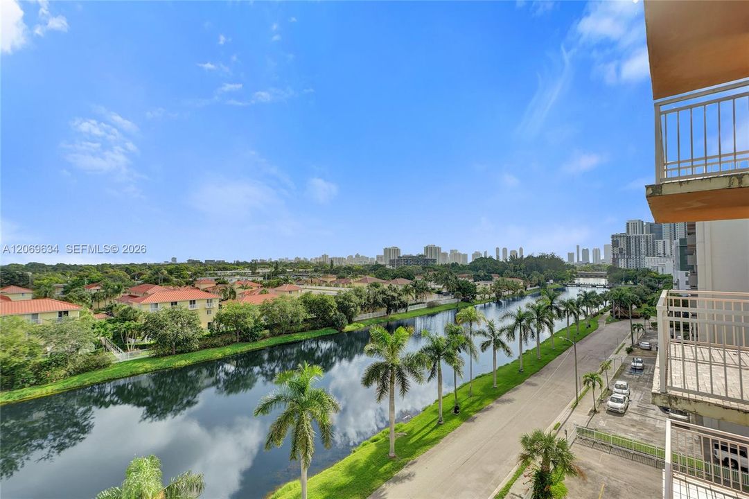 For Sale: $130,000 (2 beds, 2 baths, 1112 Square Feet)