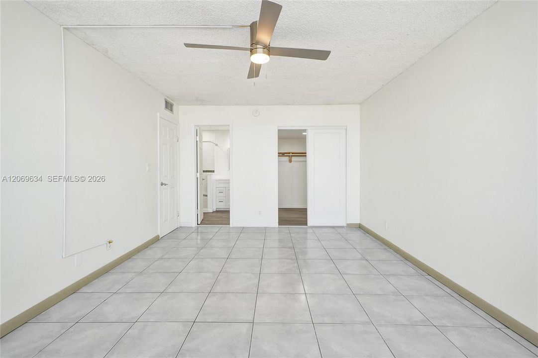 For Sale: $130,000 (2 beds, 2 baths, 1112 Square Feet)