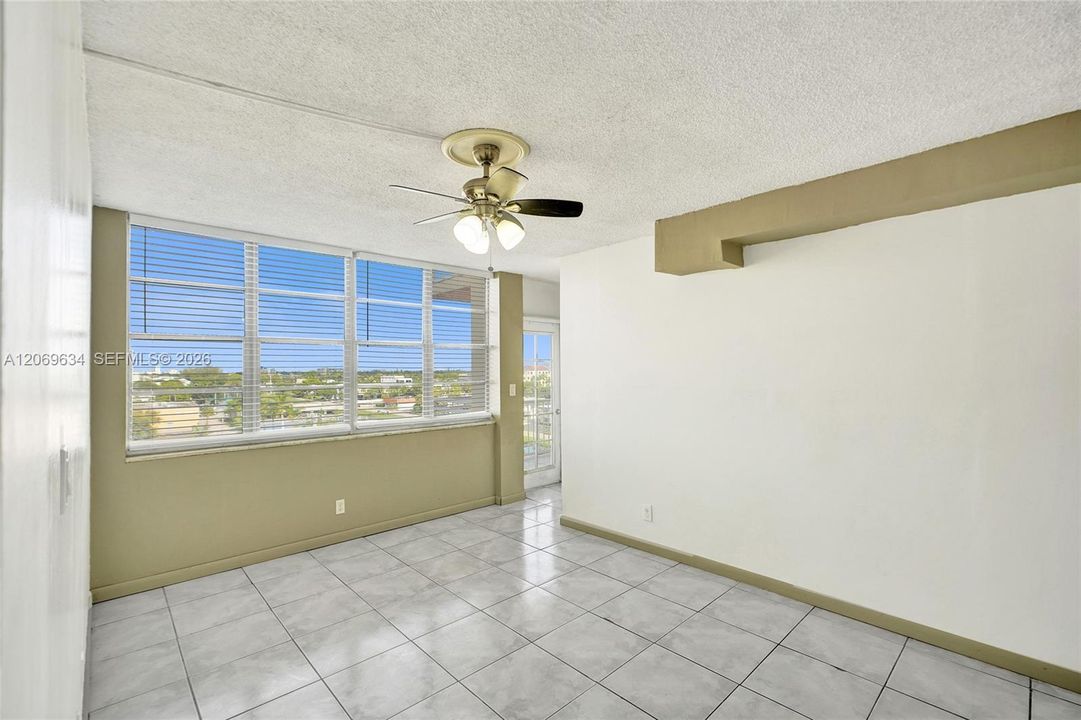 For Sale: $130,000 (2 beds, 2 baths, 1112 Square Feet)