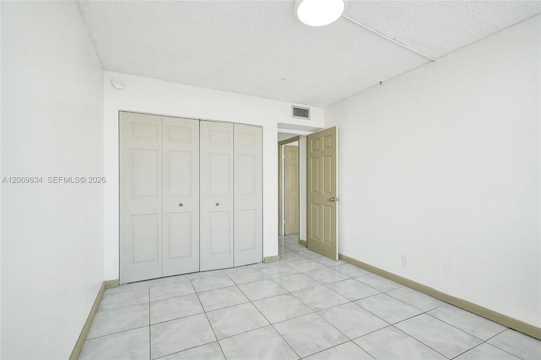 For Sale: $130,000 (2 beds, 2 baths, 1112 Square Feet)