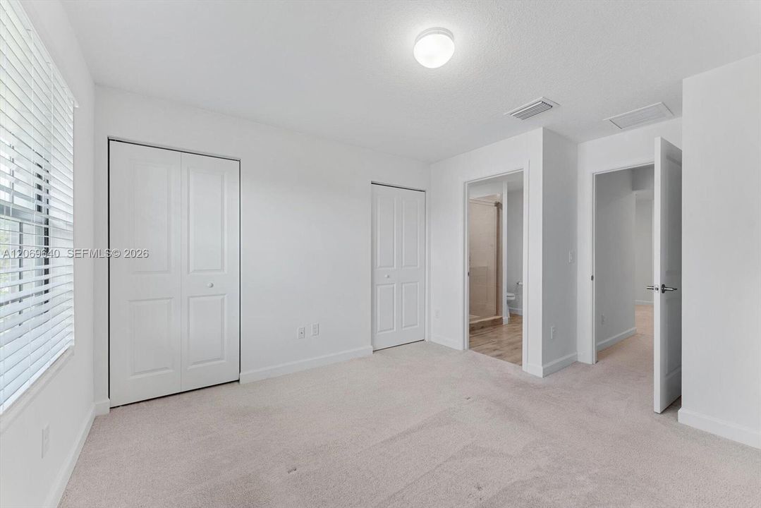 For Sale: $395,000 (3 beds, 3 baths, 1311 Square Feet)