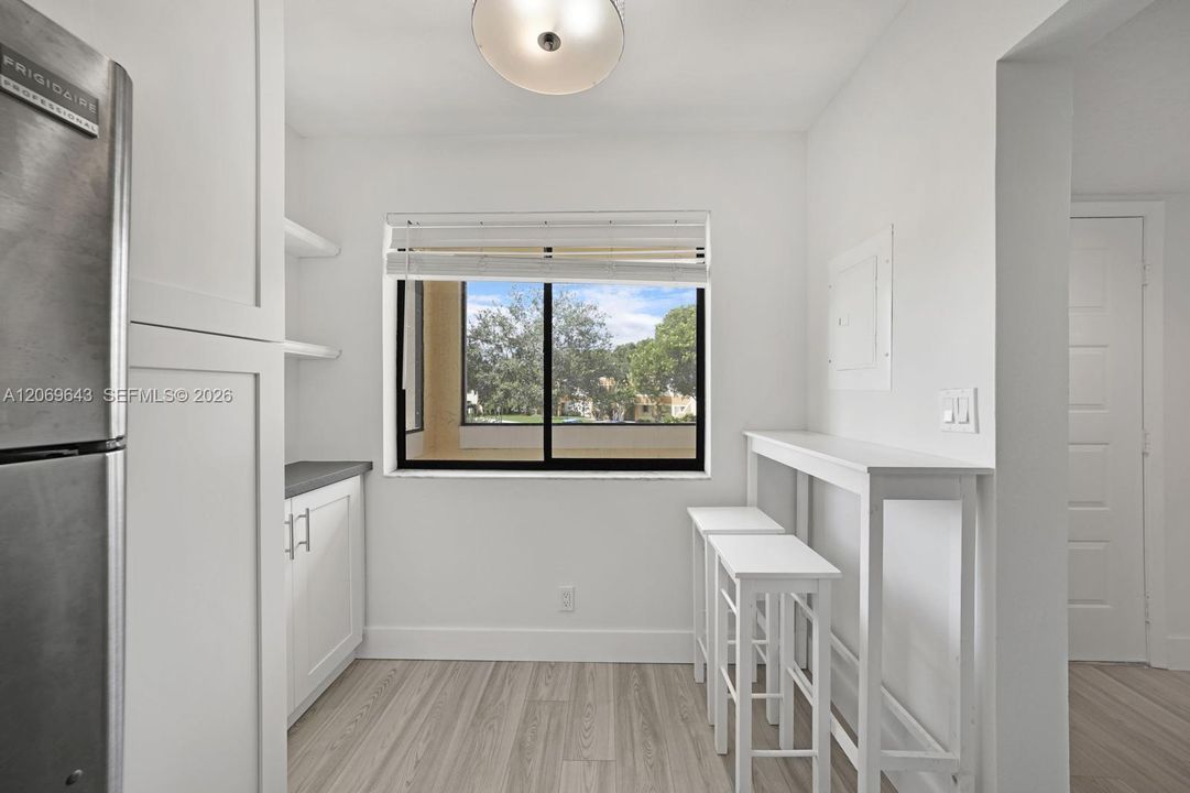 For Rent: $2,800 (3 beds, 2 baths, 1228 Square Feet)