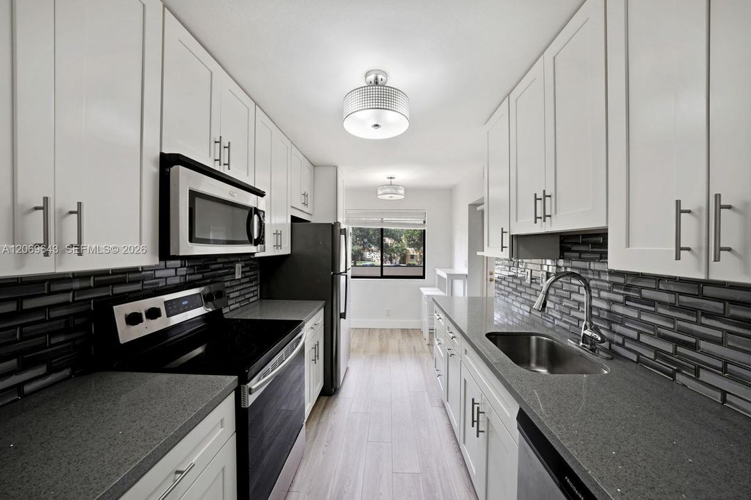 For Rent: $2,800 (3 beds, 2 baths, 1228 Square Feet)