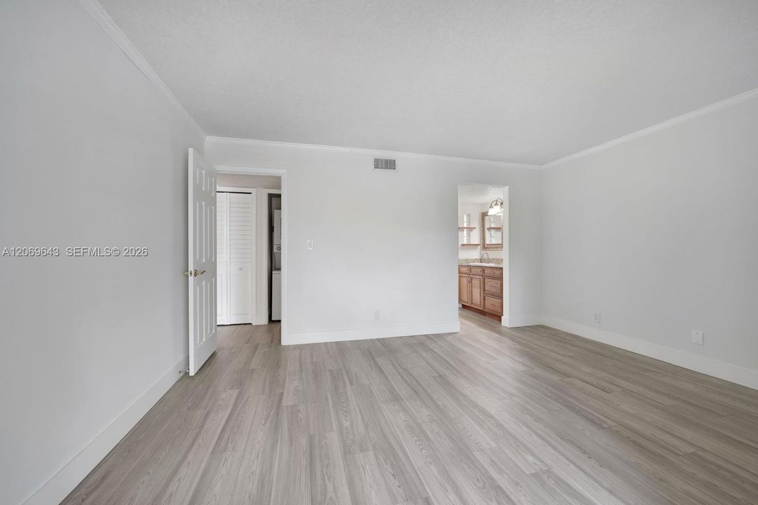 For Rent: $2,800 (3 beds, 2 baths, 1228 Square Feet)