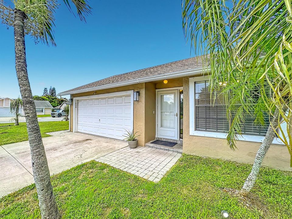 1808 Banyan Creek Circle N-19