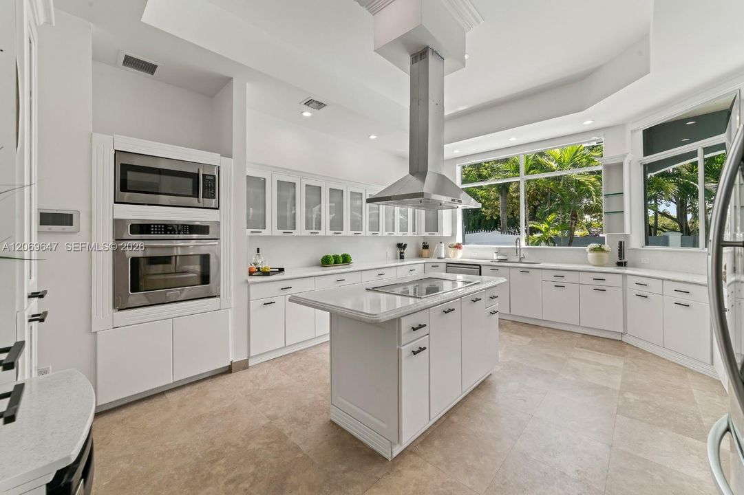 For Sale: $2,350,000 (7 beds, 6 baths, 4102 Square Feet)