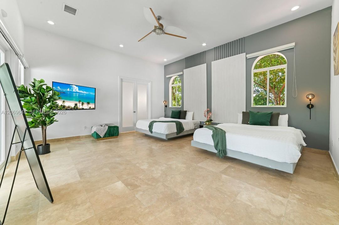 For Sale: $2,350,000 (7 beds, 6 baths, 4102 Square Feet)