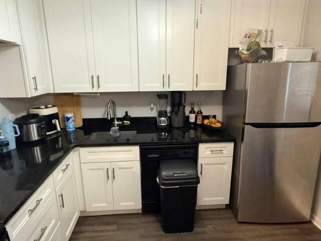 2828 Casita Way #211 (Kitchen)
