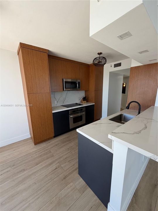 For Rent: $6,000 (2 beds, 2 baths, 1322 Square Feet)