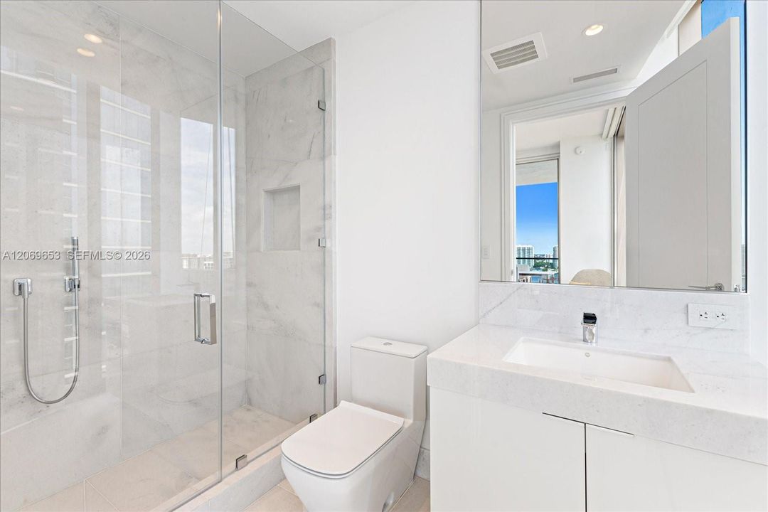 For Rent: $75,000 (5 beds, 7 baths, 4247 Square Feet)