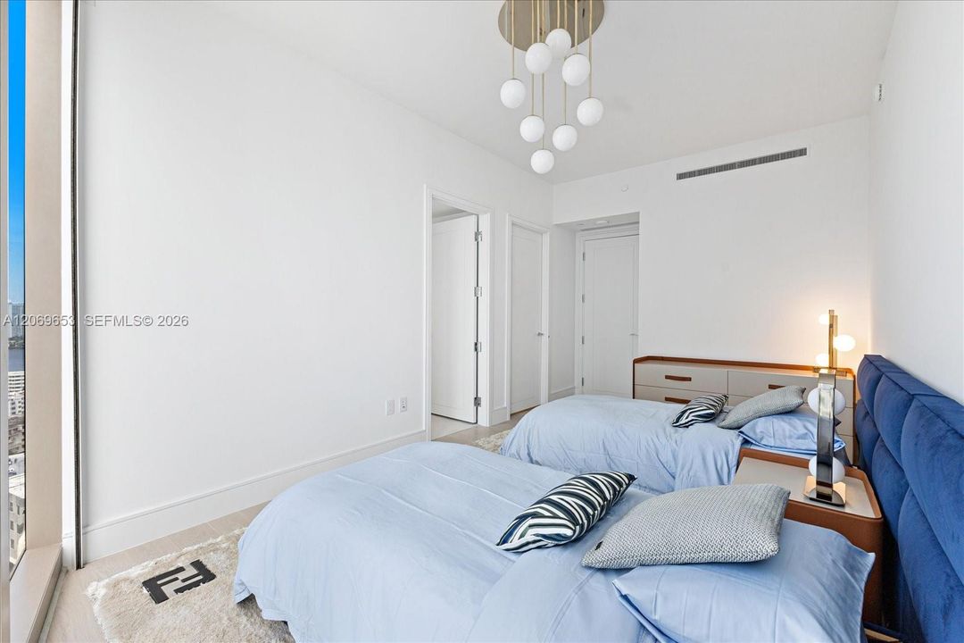 For Rent: $75,000 (5 beds, 7 baths, 4247 Square Feet)