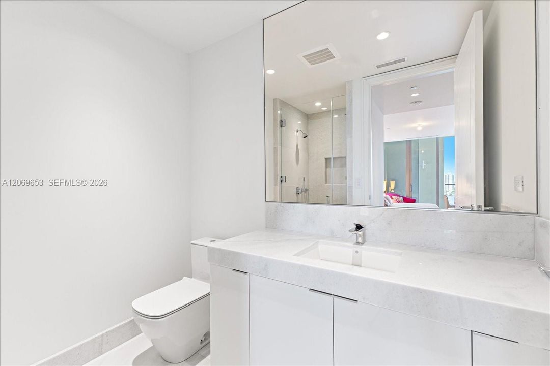 For Rent: $75,000 (5 beds, 7 baths, 4247 Square Feet)