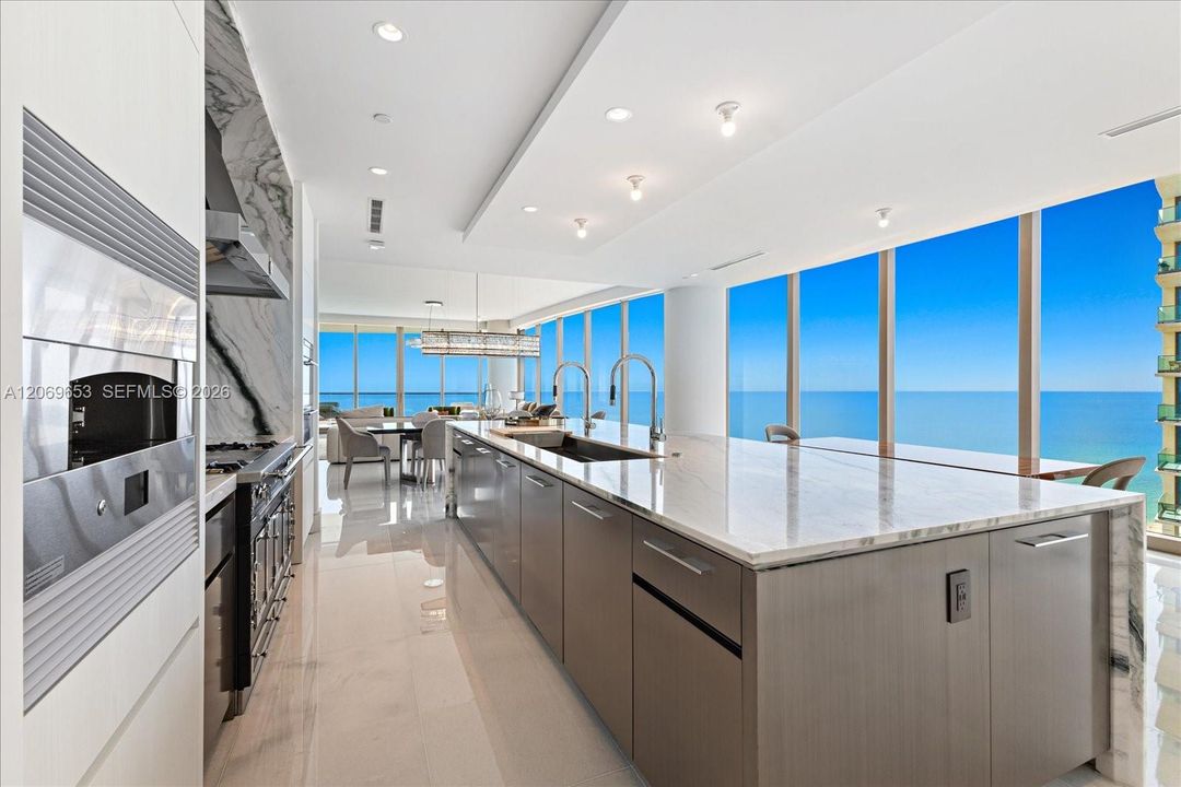 For Rent: $75,000 (5 beds, 7 baths, 4247 Square Feet)