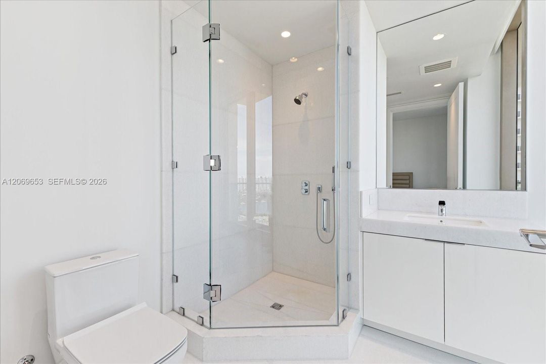 For Rent: $75,000 (5 beds, 7 baths, 4247 Square Feet)