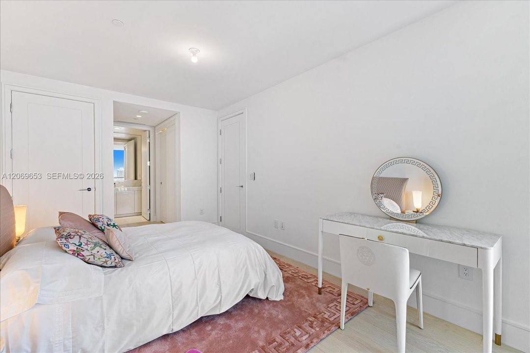 For Rent: $75,000 (5 beds, 7 baths, 4247 Square Feet)