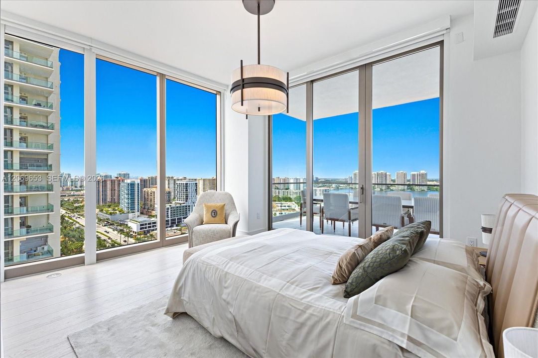 For Rent: $75,000 (5 beds, 7 baths, 4247 Square Feet)