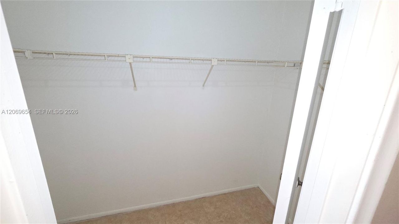 For Rent: $1,250 (1 beds, 1 baths, 475 Square Feet)