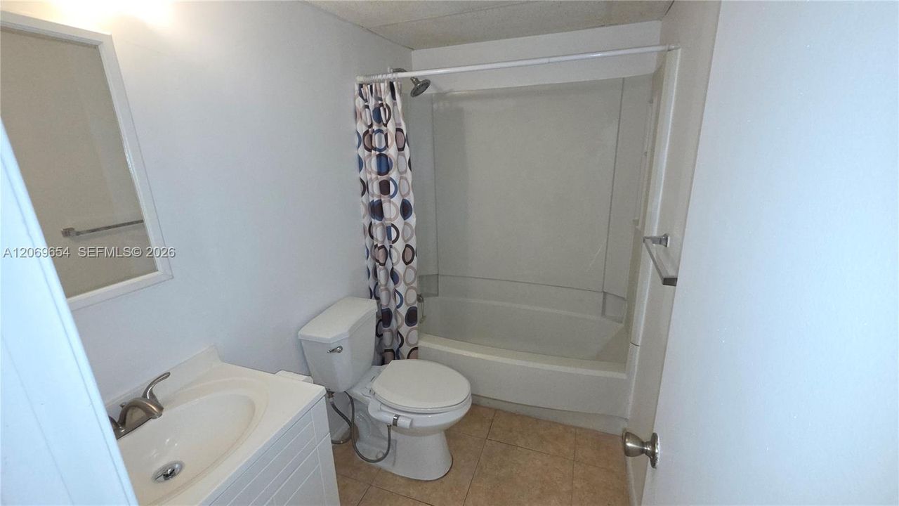 For Rent: $1,250 (1 beds, 1 baths, 475 Square Feet)