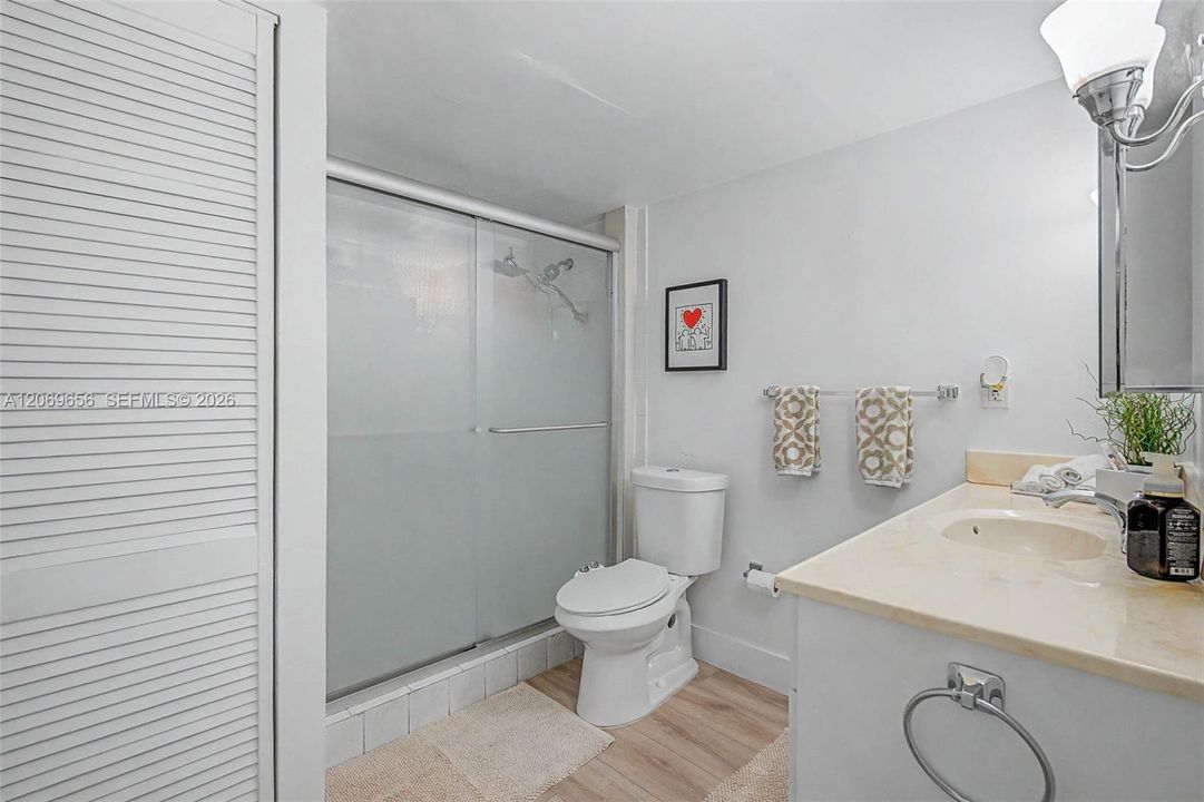 For Sale: $320,000 (2 beds, 2 baths, 1242 Square Feet)
