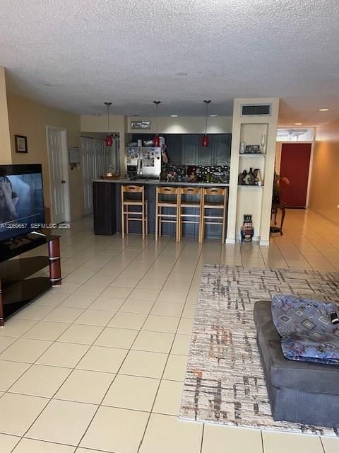 For Sale: $475,000 (3 beds, 2 baths, 1275 Square Feet)