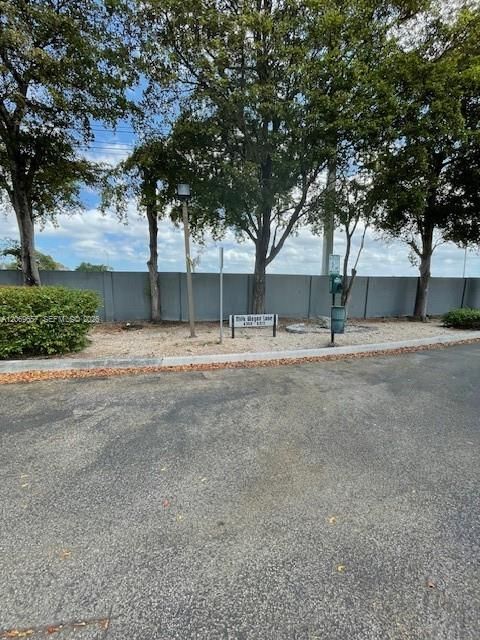 For Sale: $475,000 (3 beds, 2 baths, 1275 Square Feet)