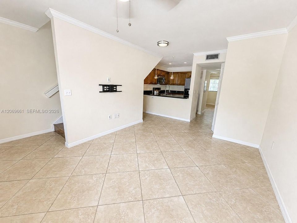 For Rent: $3,250 (2 beds, 2 baths, 1200 Square Feet)