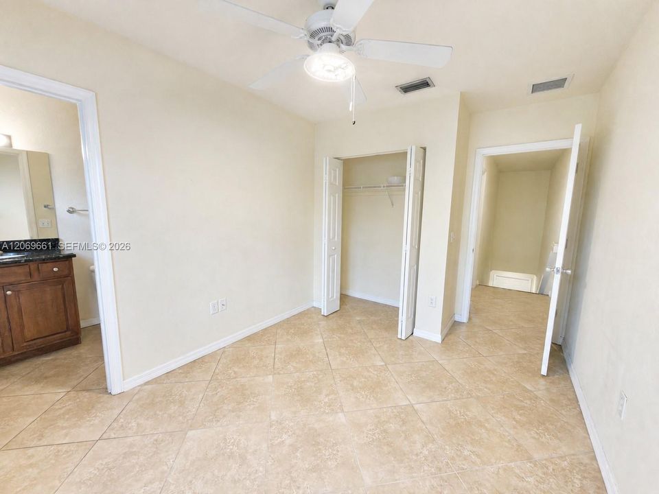 For Rent: $3,250 (2 beds, 2 baths, 1200 Square Feet)