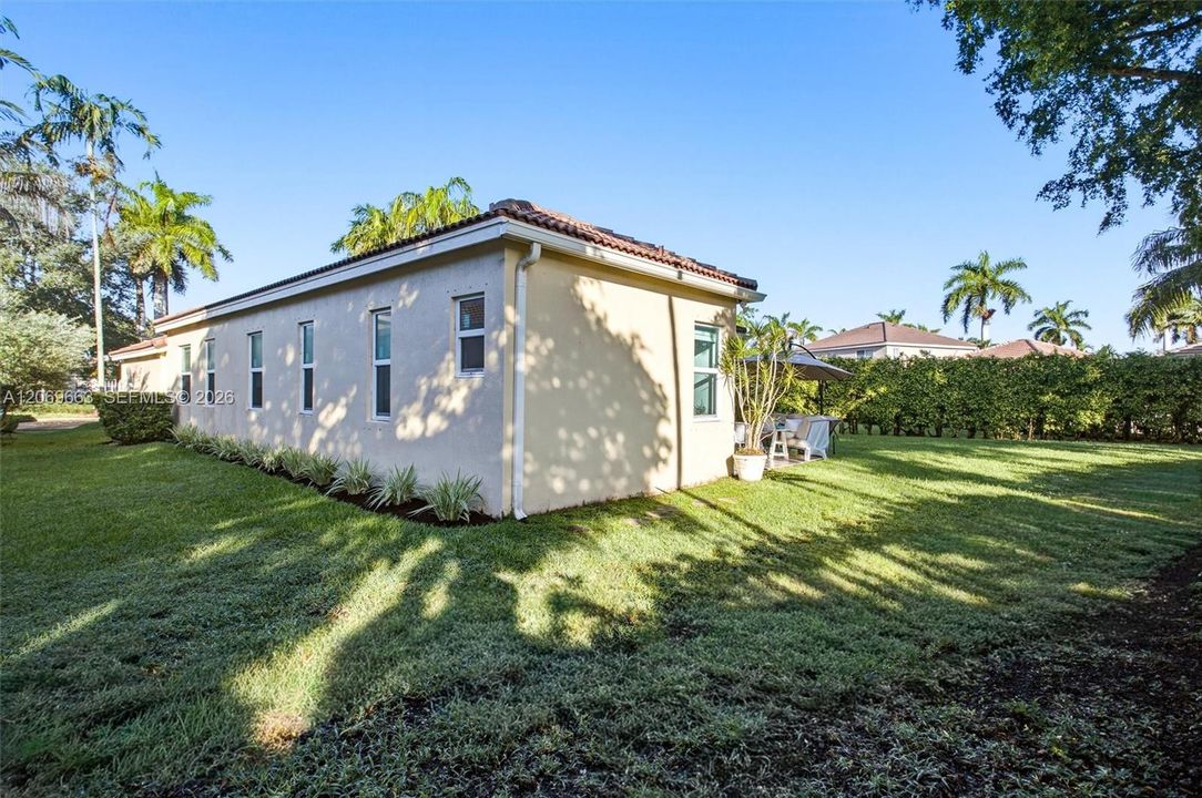 For Sale: $795,000 (3 beds, 2 baths, 1662 Square Feet)