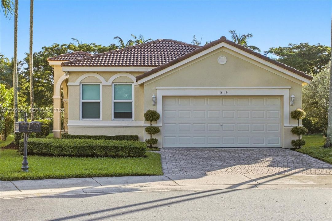 For Sale: $795,000 (3 beds, 2 baths, 1662 Square Feet)