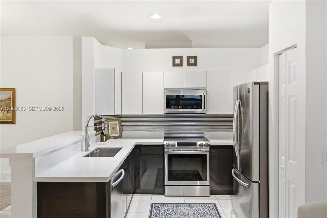 For Sale: $795,000 (3 beds, 2 baths, 1662 Square Feet)
