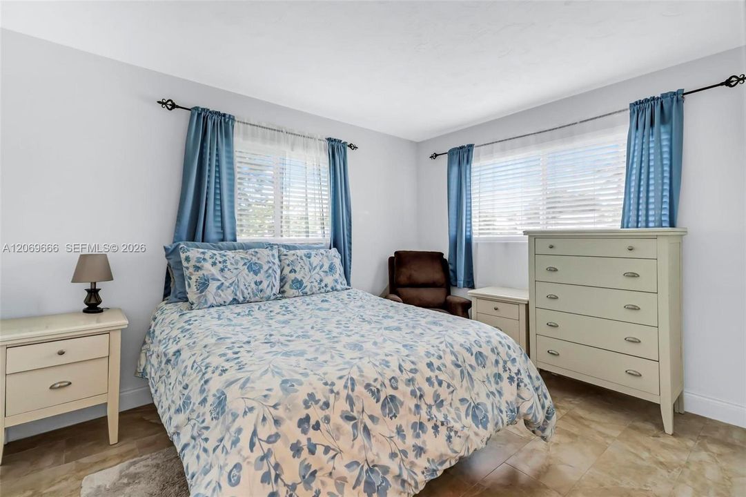 For Sale: $499,000 (4 beds, 2 baths, 1722 Square Feet)