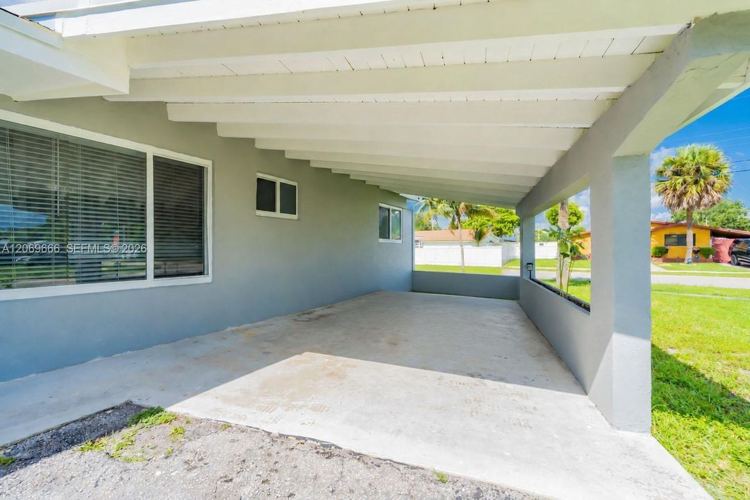 For Sale: $499,000 (4 beds, 2 baths, 1722 Square Feet)