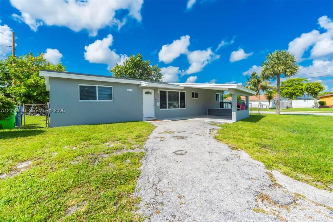 For Sale: $499,000 (4 beds, 2 baths, 1722 Square Feet)
