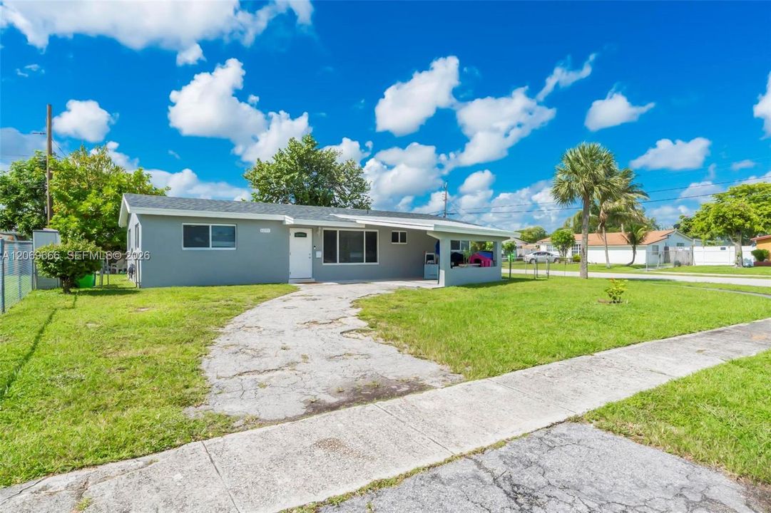 For Sale: $499,000 (4 beds, 2 baths, 1722 Square Feet)
