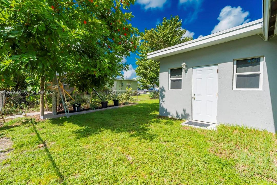 For Sale: $499,000 (4 beds, 2 baths, 1722 Square Feet)