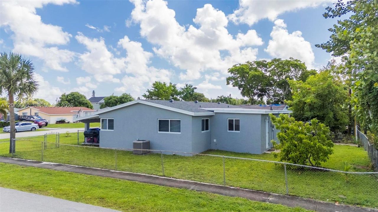 For Sale: $499,000 (4 beds, 2 baths, 1722 Square Feet)