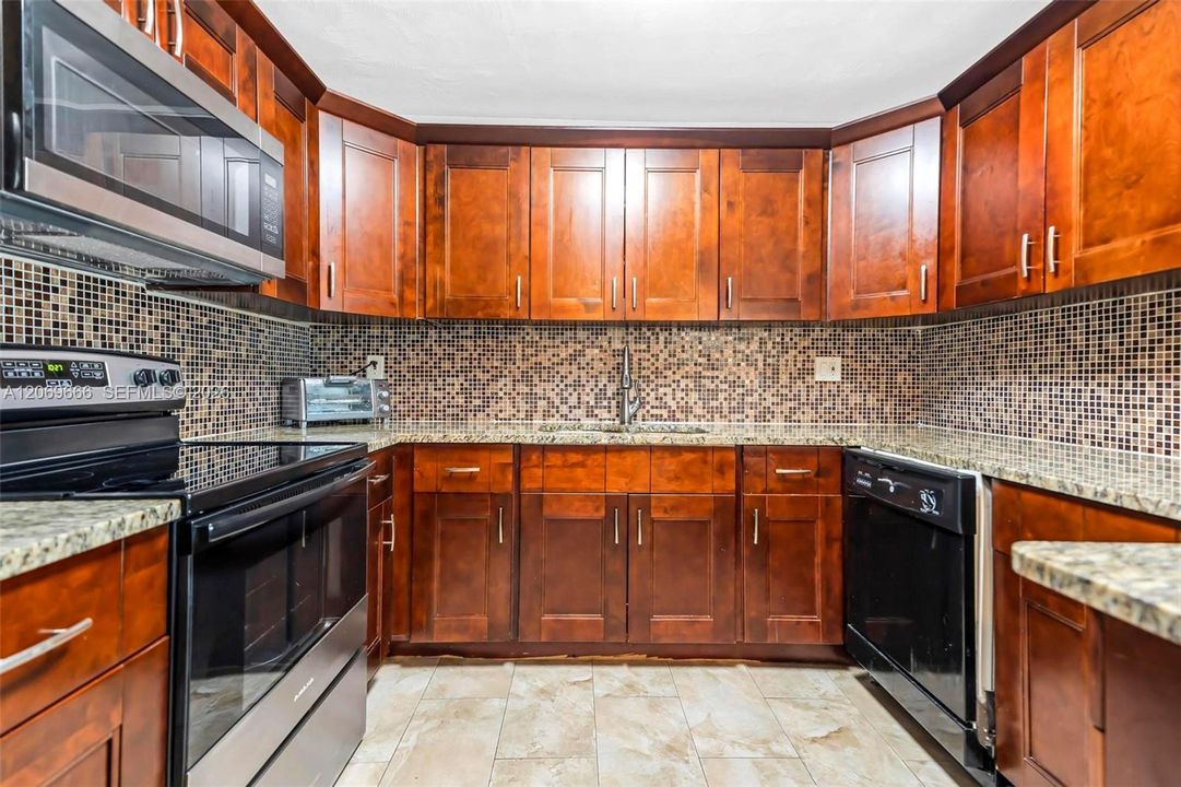 For Sale: $499,000 (4 beds, 2 baths, 1722 Square Feet)