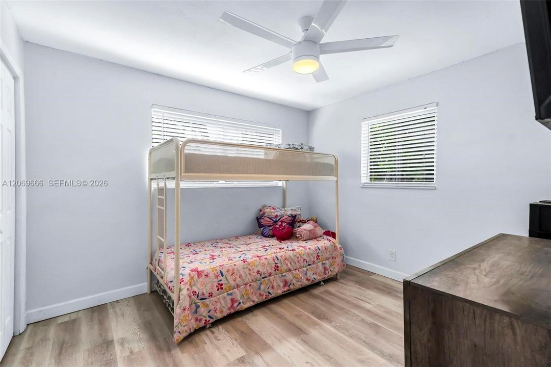 For Sale: $499,000 (4 beds, 2 baths, 1722 Square Feet)