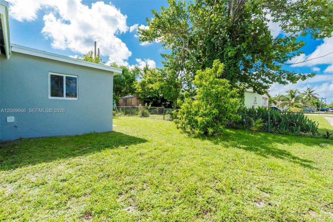 For Sale: $499,000 (4 beds, 2 baths, 1722 Square Feet)