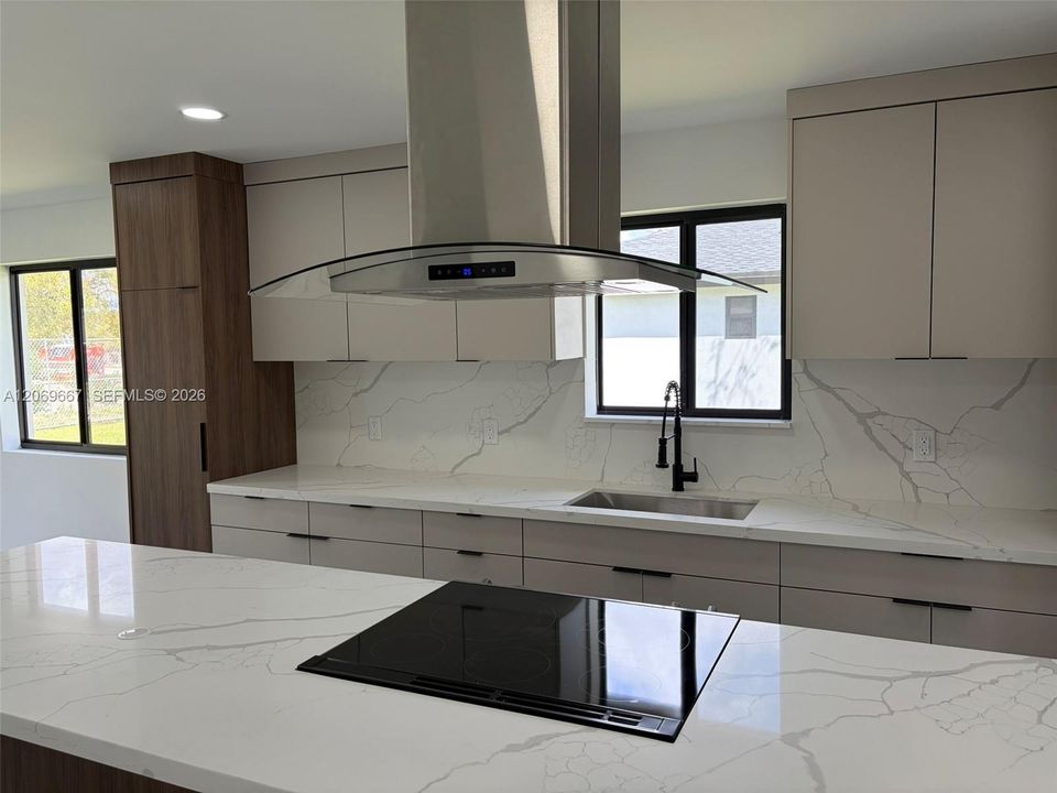 For Rent: $3,700 (3 beds, 2 baths, 1208 Square Feet)