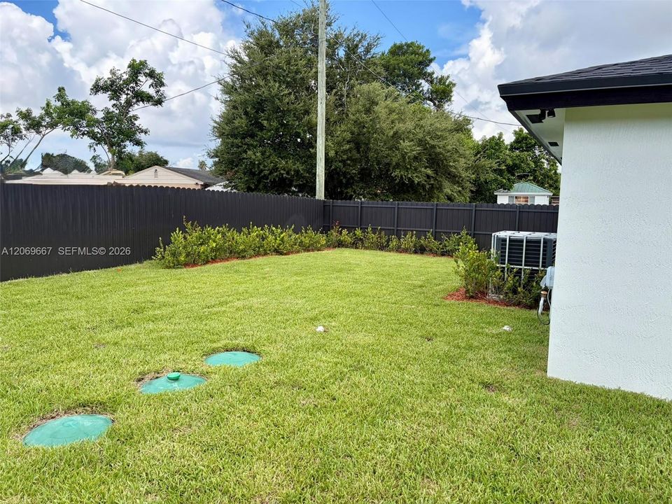 For Rent: $3,700 (3 beds, 2 baths, 1208 Square Feet)