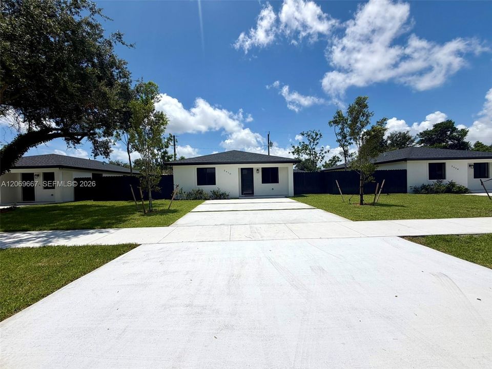 For Rent: $3,700 (3 beds, 2 baths, 1208 Square Feet)