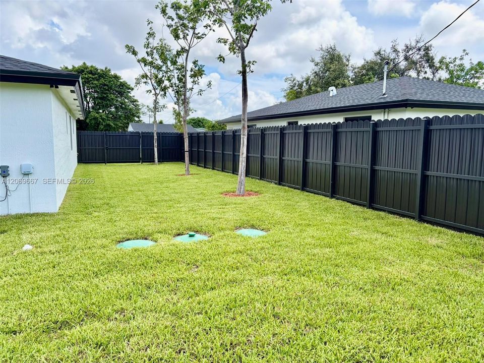 For Rent: $3,700 (3 beds, 2 baths, 1208 Square Feet)
