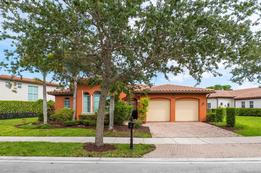 001-8269Northwest124thTerrace-Parkland-F